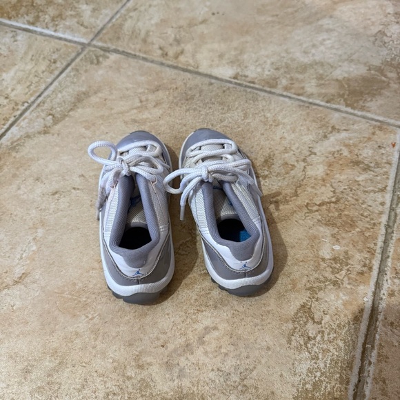 Jordan 11 Retro Low Cement Grey  8.5 Toddler - Picture 2 of 4